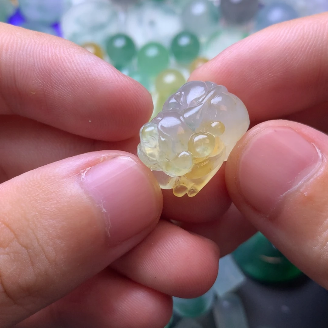 定制翡翠未镶嵌挂件