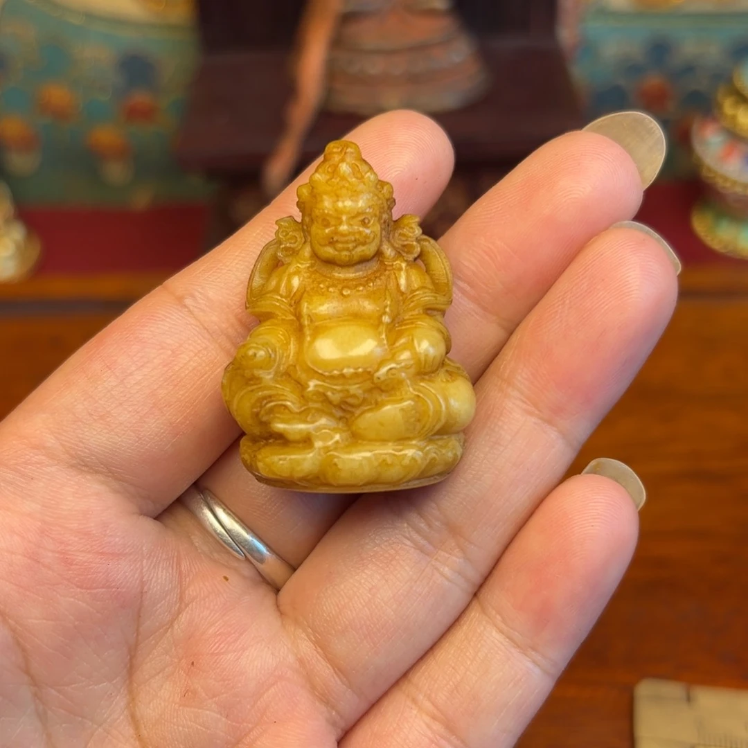 泥塑真**物藏式风格小佛