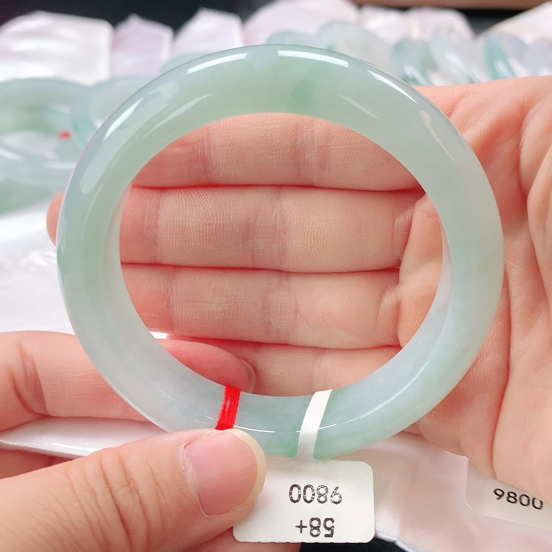 翡翠未镶嵌手镯缅甸A货翡翠手镯