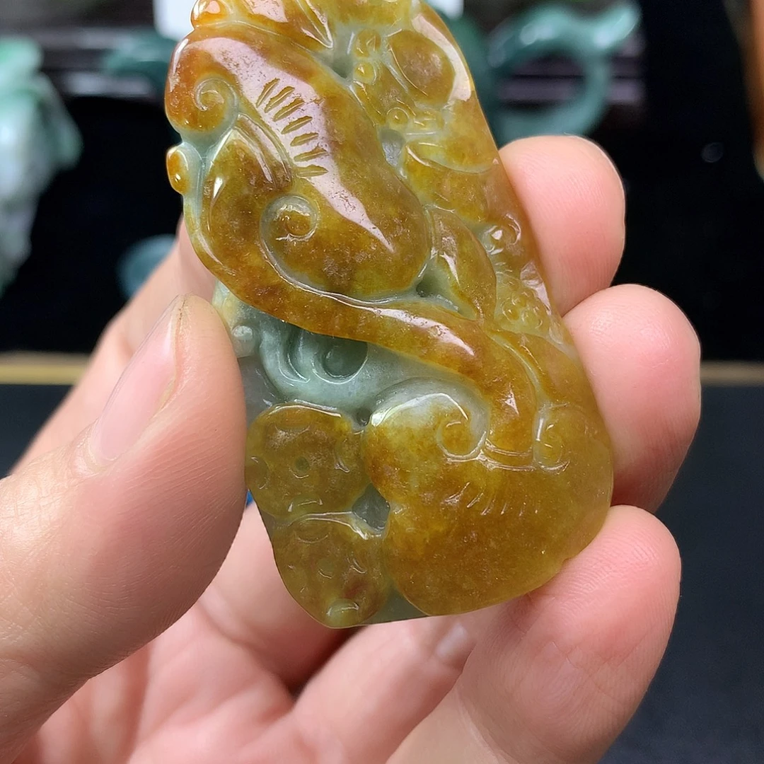 翡翠未镶嵌颈饰翡翠首饰和翡翠珠宝