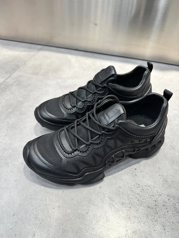 Wolf Ears 广州狼耳 奢品专享探索 减震轻盈耐磨徒步 男士休闲鞋