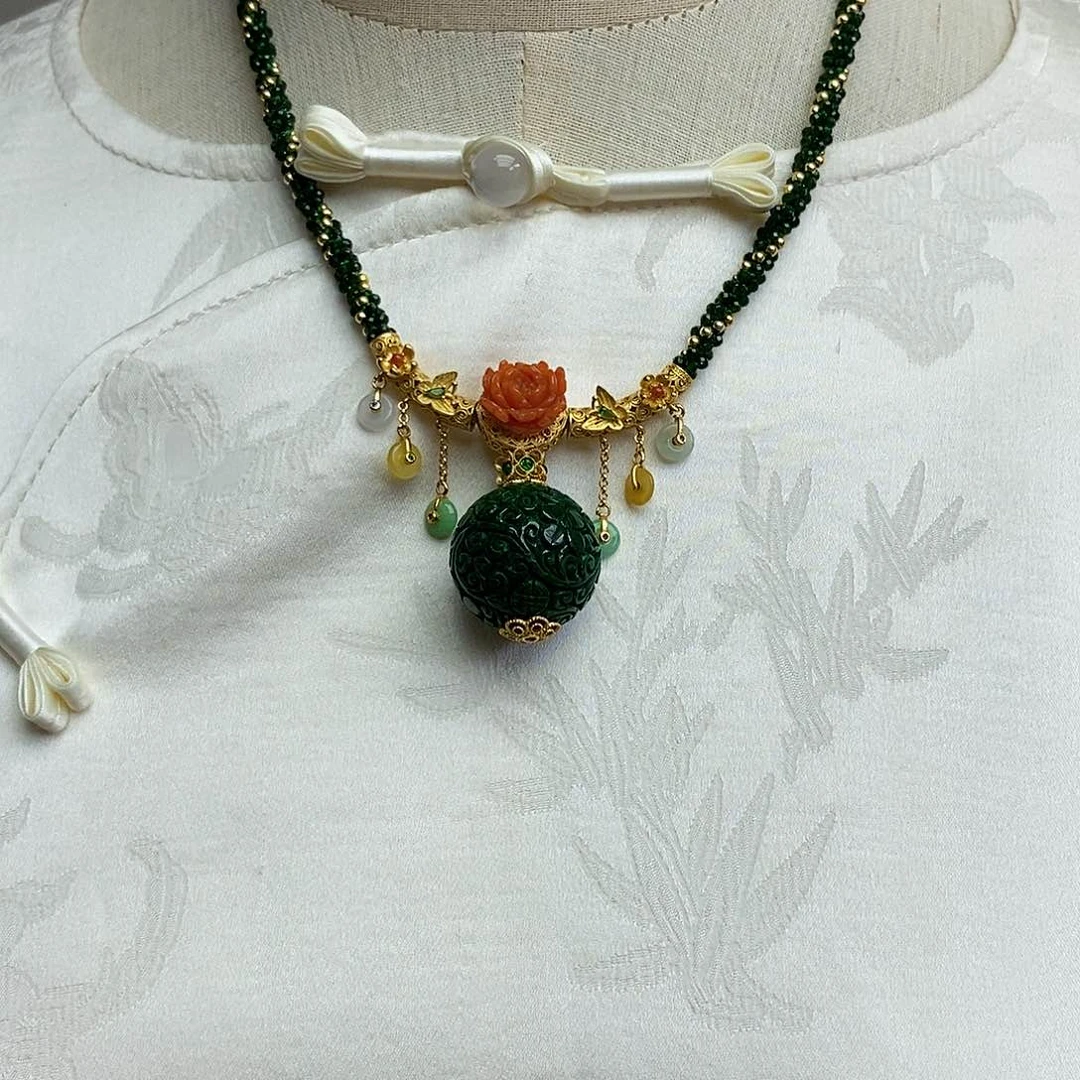 翡翠颈饰未镶嵌天然