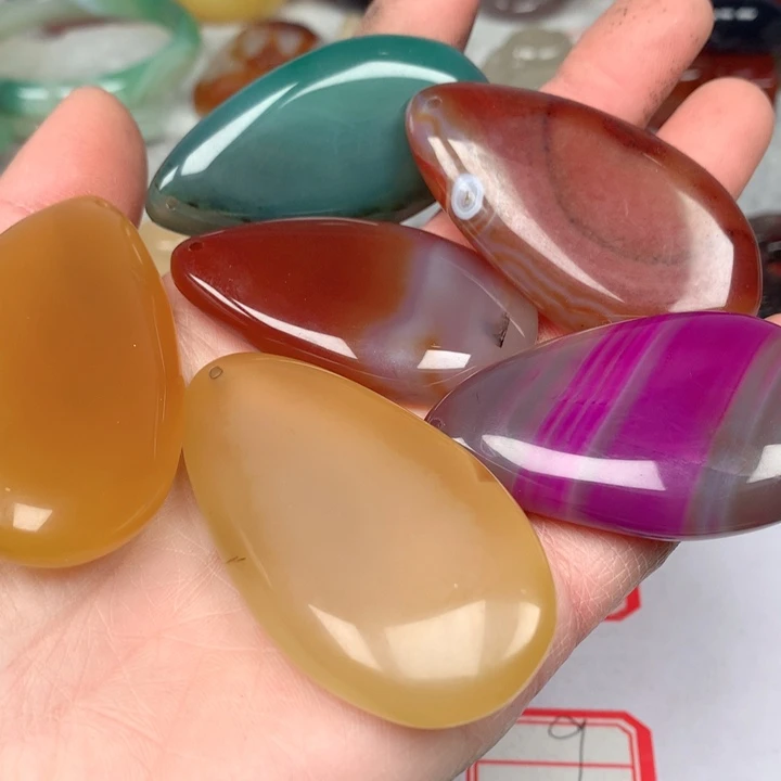 玛瑙/玉髓颈饰未镶嵌泈*