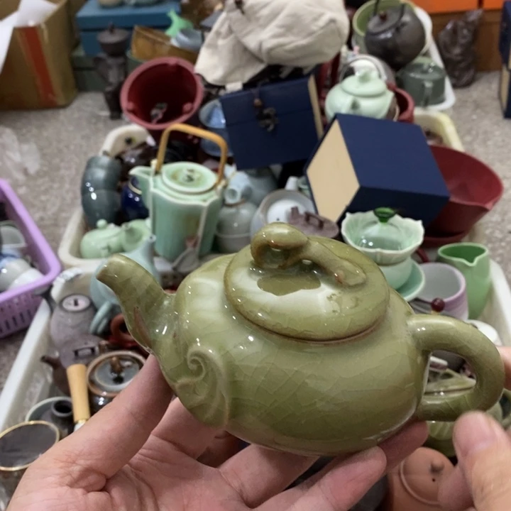 陶瓷艺术品及陶瓷壶壶