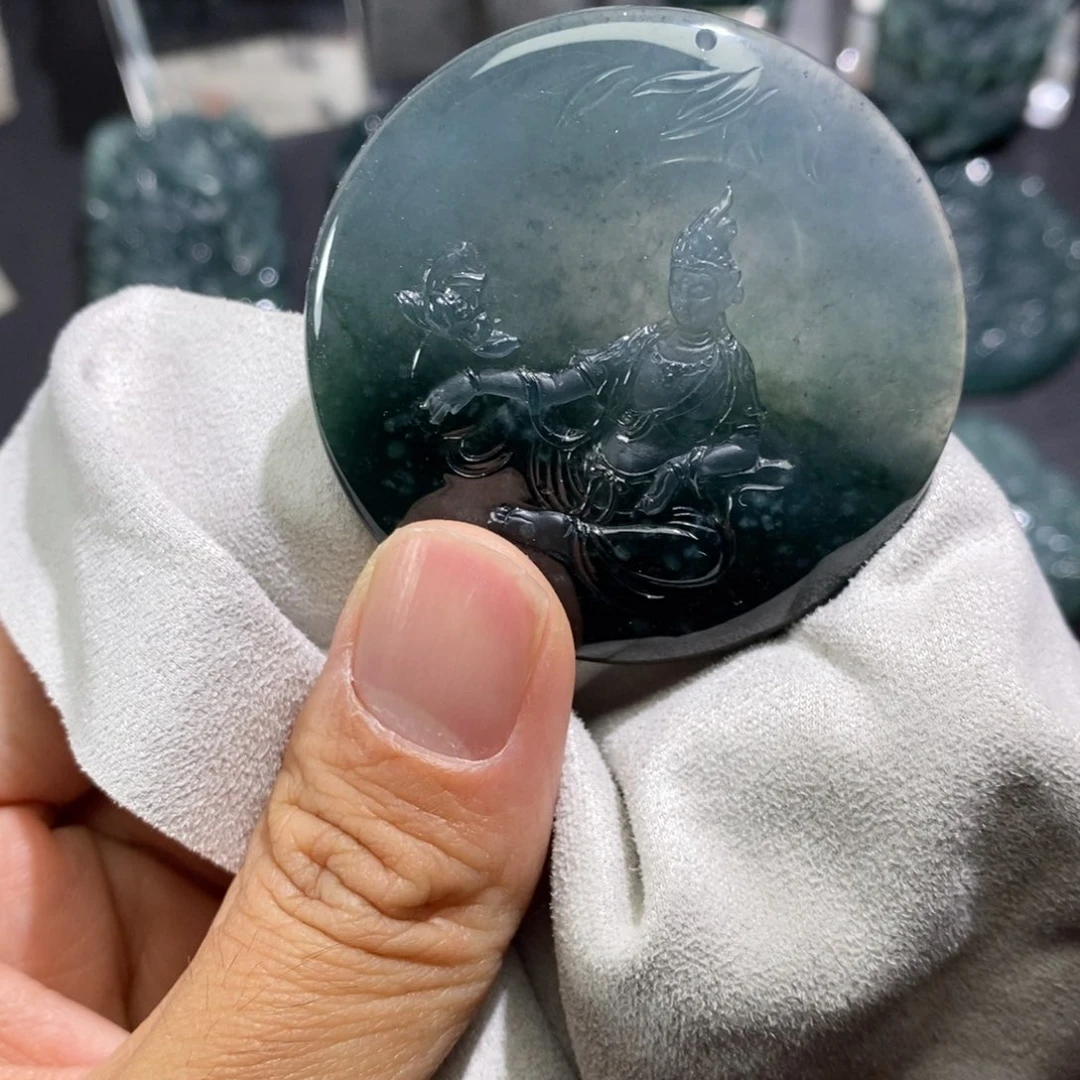 定制翡翠未镶嵌自在观音