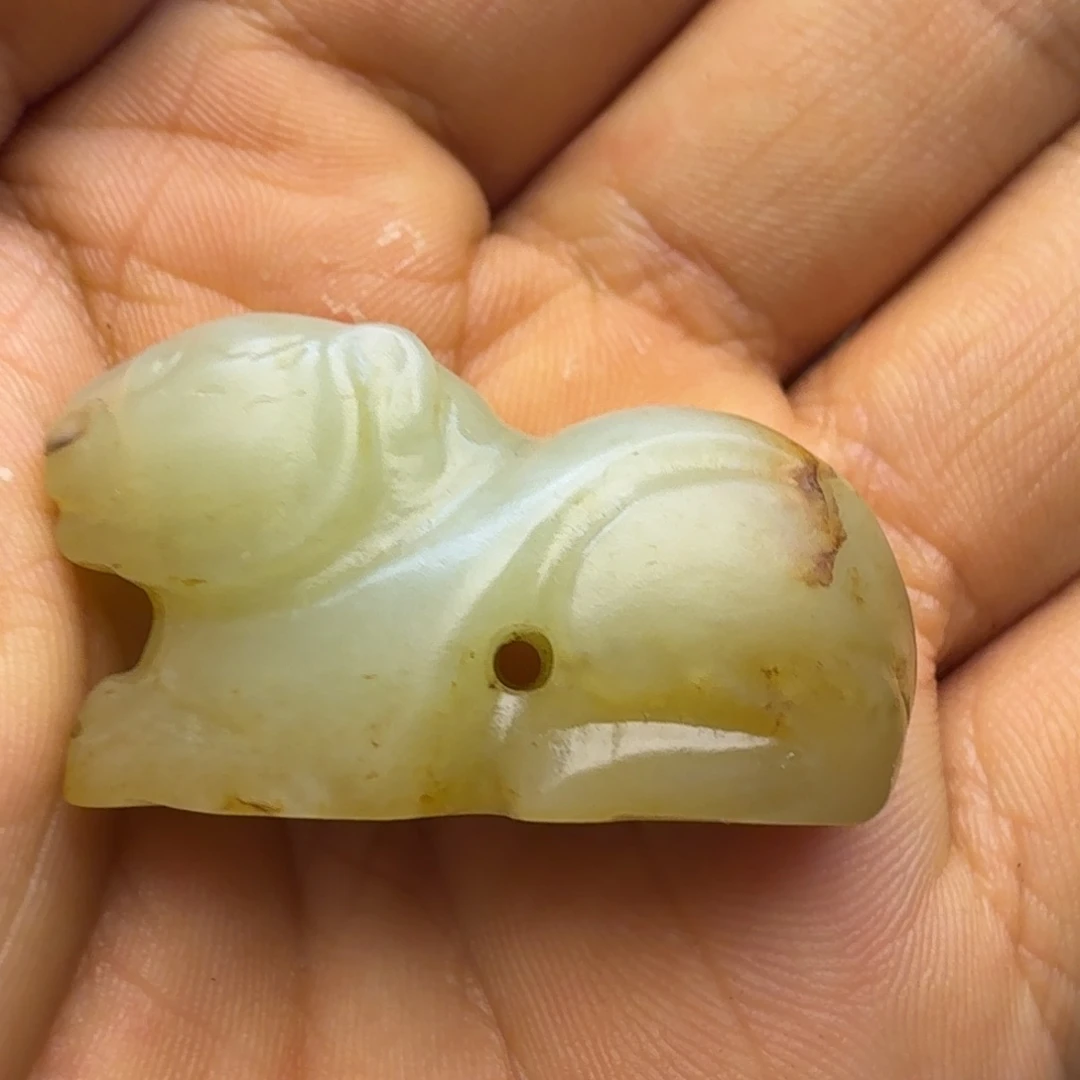 瑜***月和田玉（糖玉）未镶嵌挂件和田玉的作品被评为一