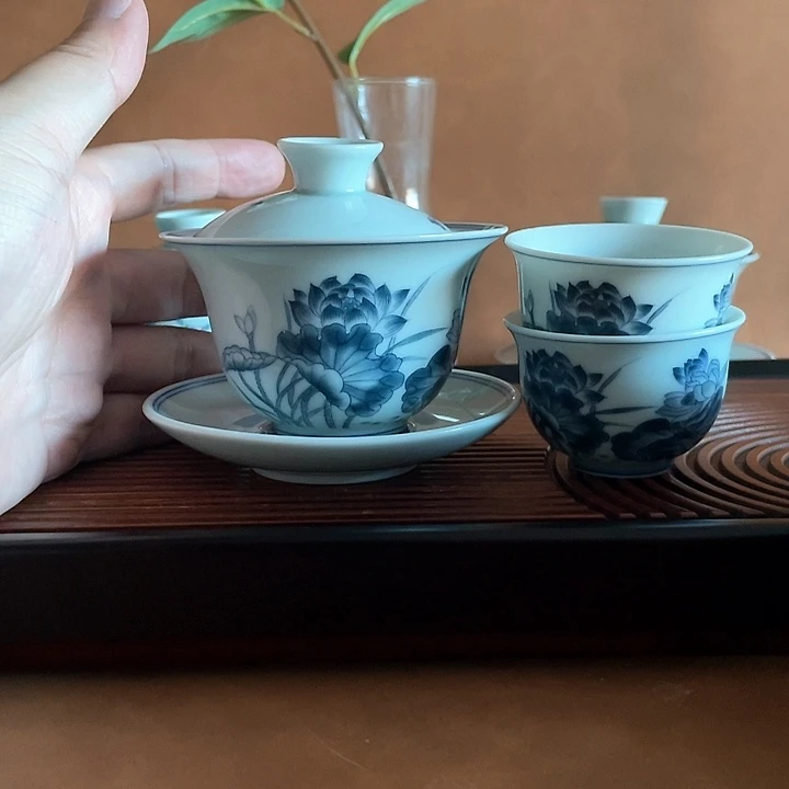 120毫升复古荷花盖碗加30杯子2个