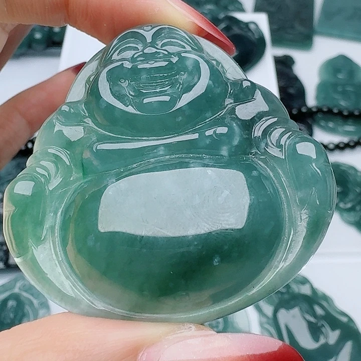 翡翠未镶嵌颈饰多样性发其一