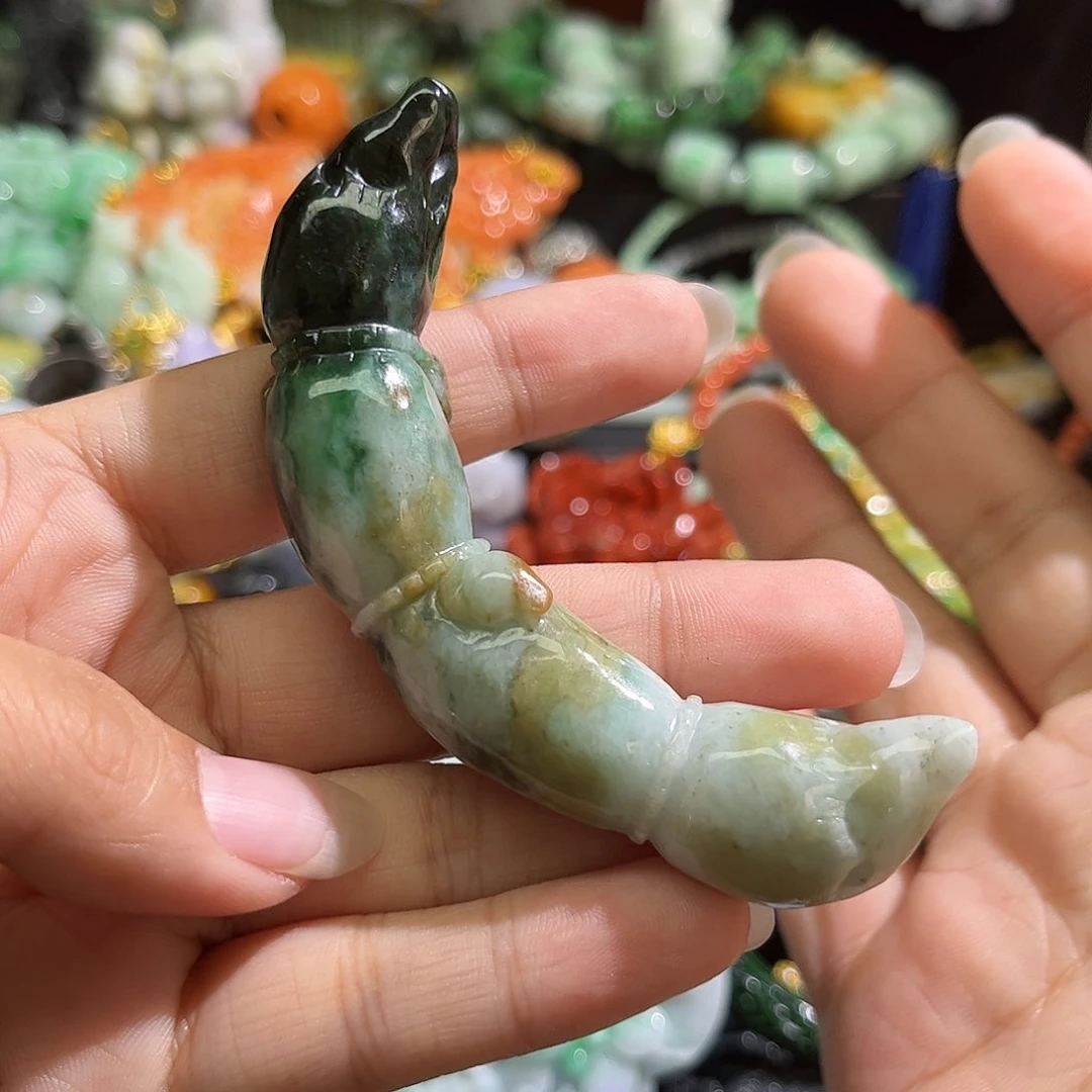 翡翠未镶嵌颈饰待编织
