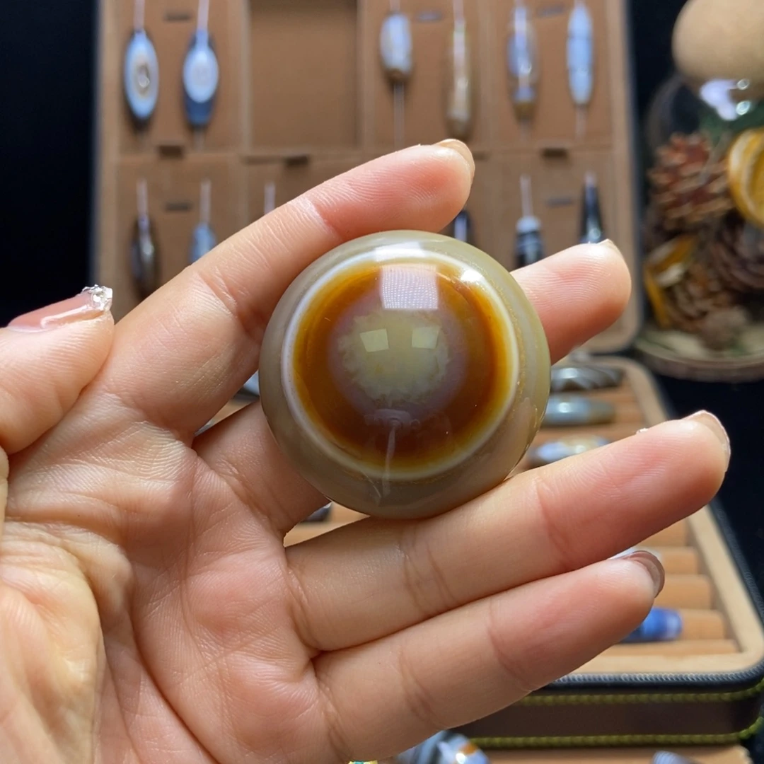 何***者玛瑙/玉髓未镶嵌颈饰