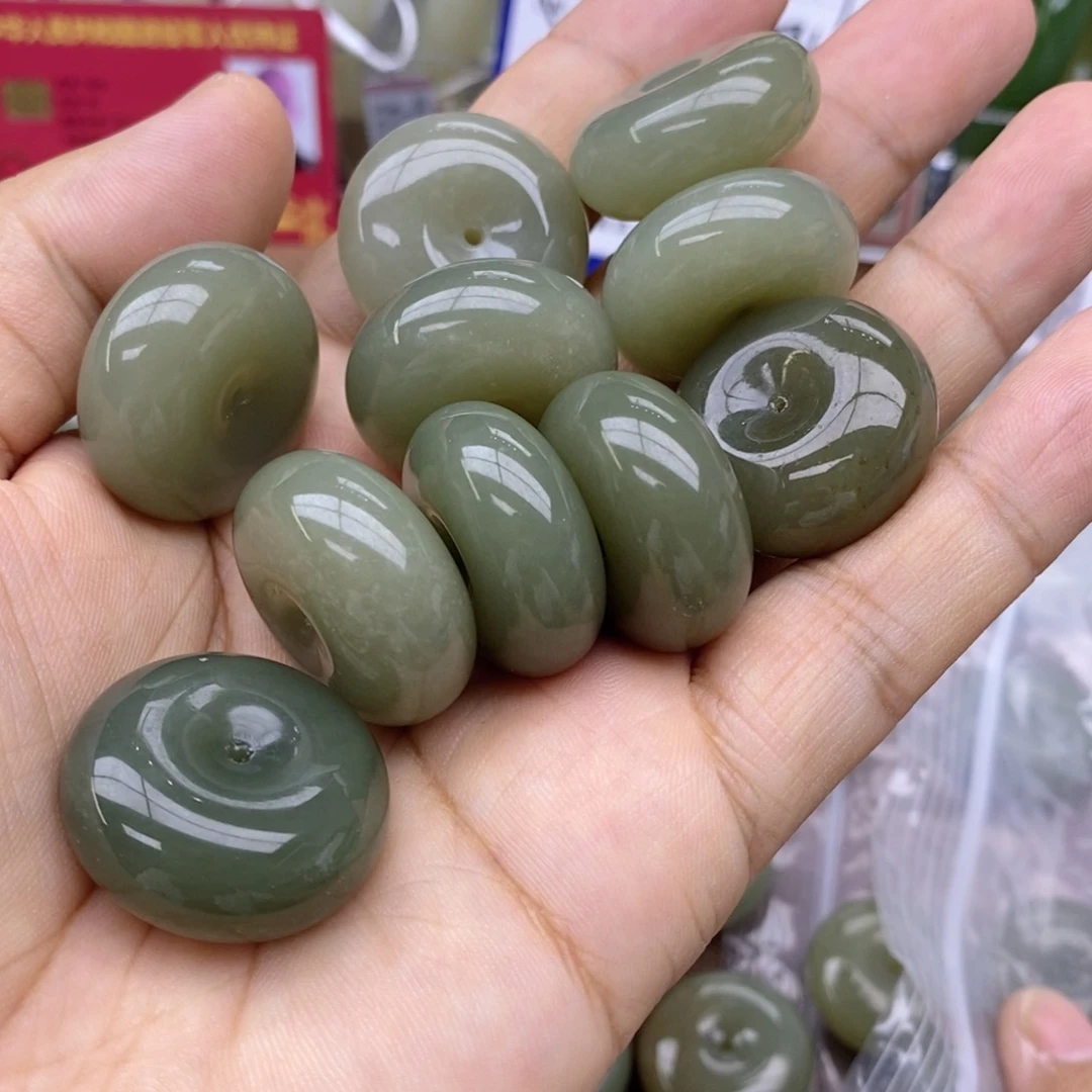 和田玉未镶嵌吊坠(不含链)