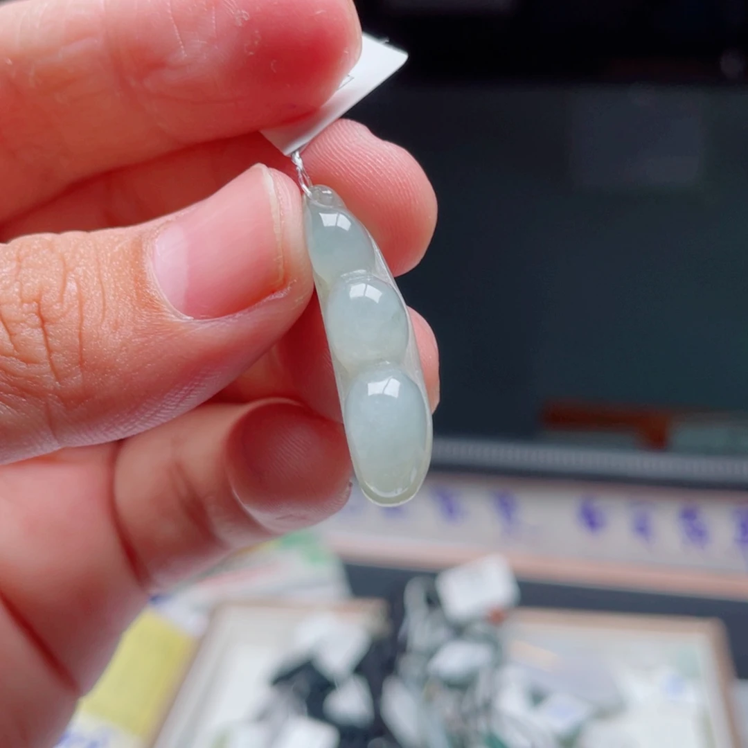 翡翠未镶嵌颈饰102