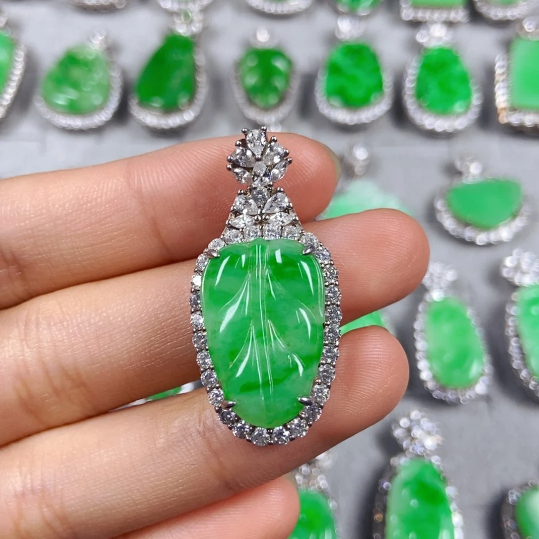 翡翠未镶嵌颈饰叶子