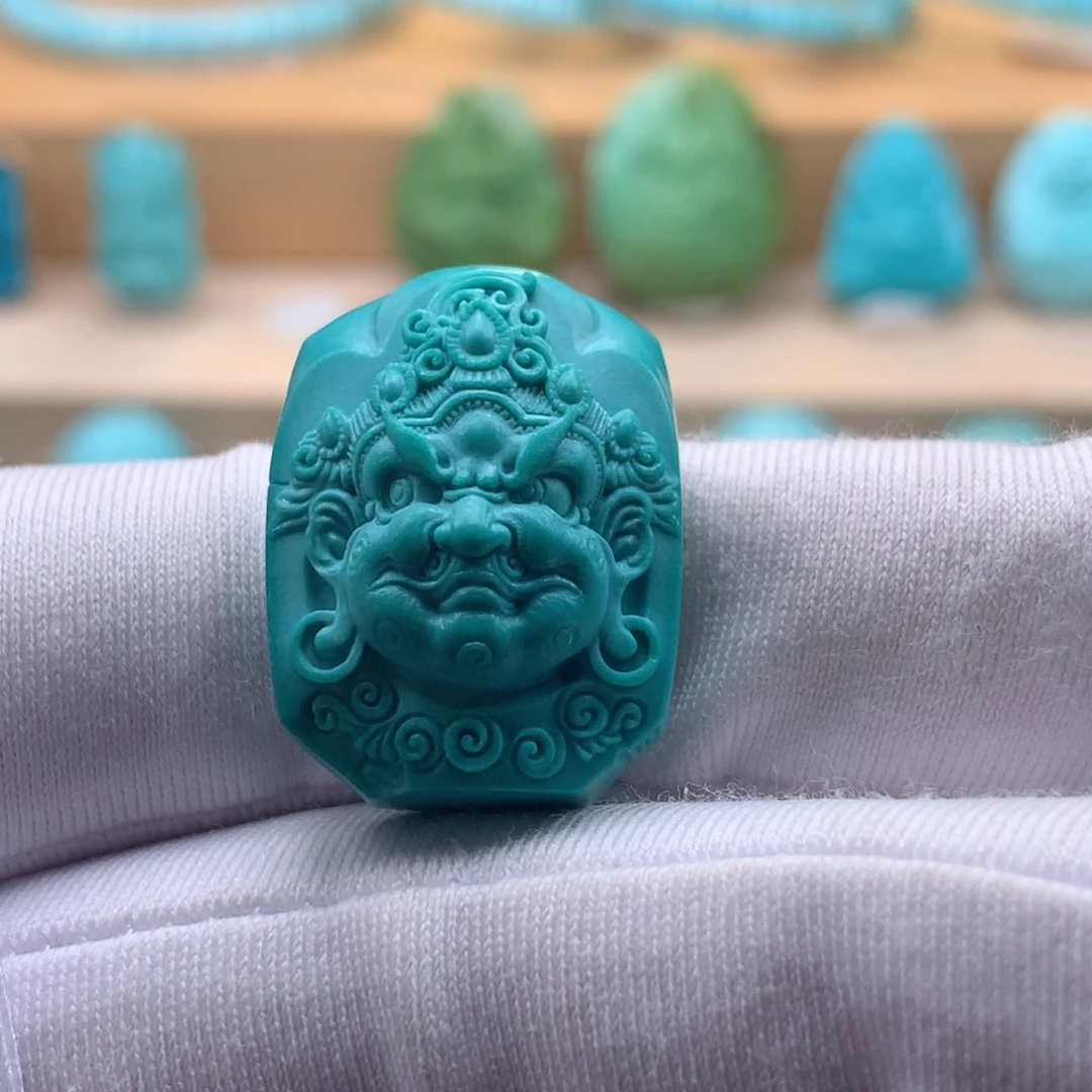 绿松石未镶嵌珠宝奇石