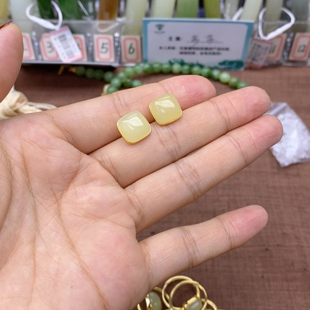 和田玉银S925镶嵌耳钉