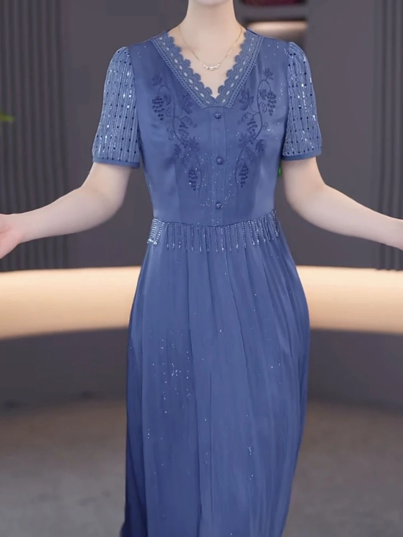 高级冰丝缎蕾丝刺绣V领气质礼服裙2025夏季新款中年婆婆修身裙子