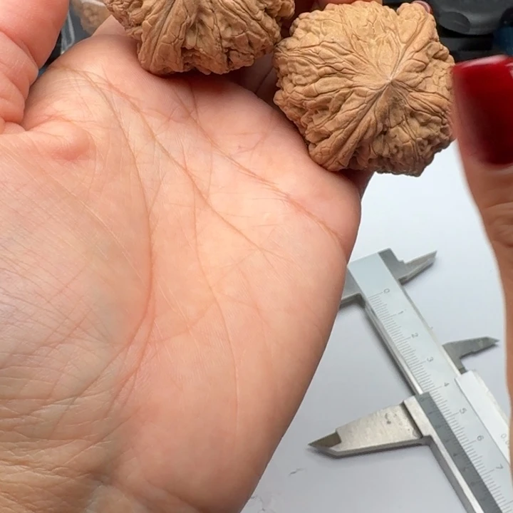 吊坠桃核文玩玉尊