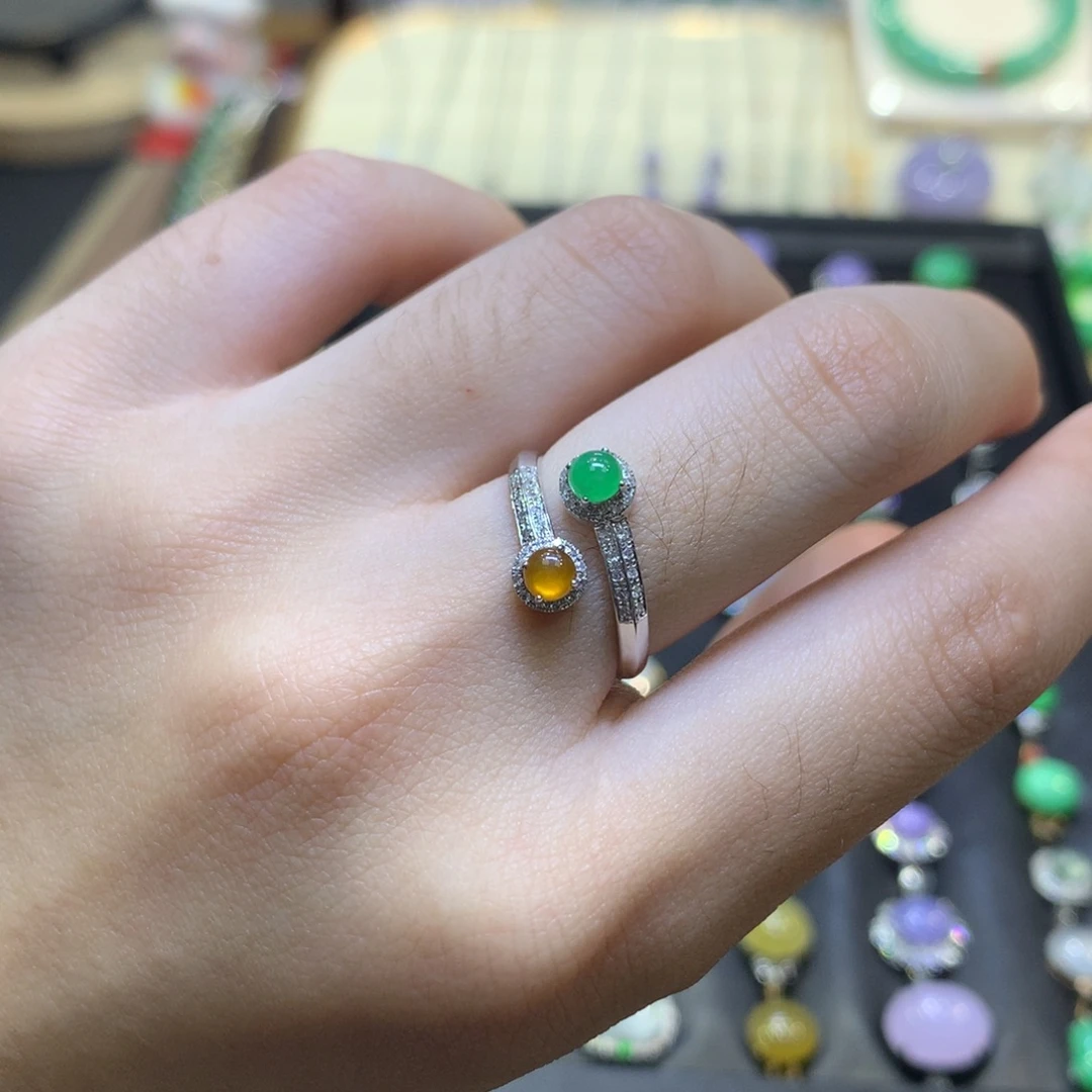 翡翠18K金镶嵌颈饰翡翠