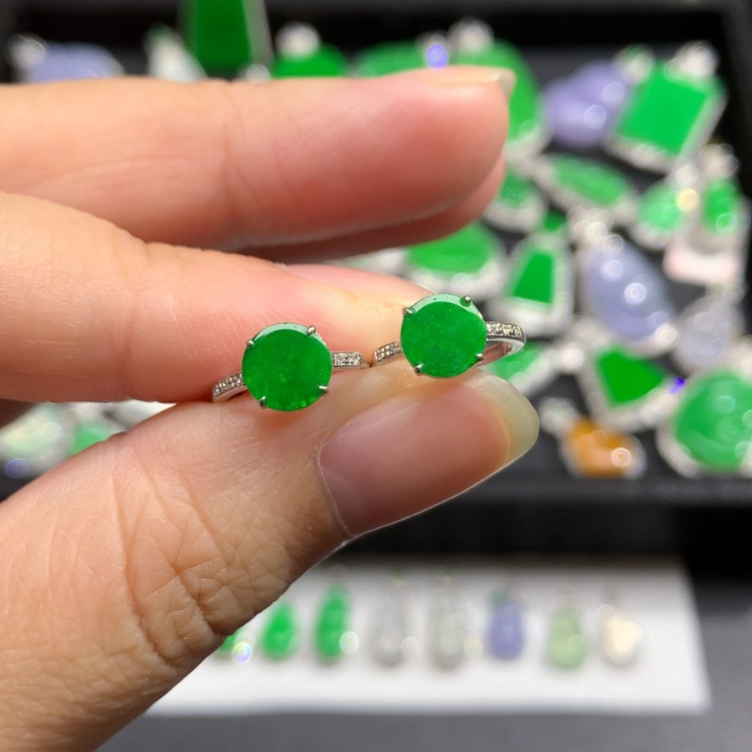 翡翠18K金镶嵌耳饰