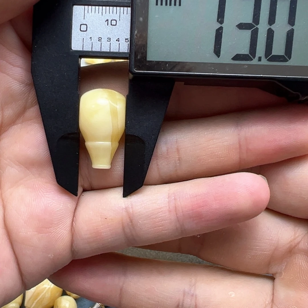 琥珀裸石未镶嵌Z***.蜜蜡三通