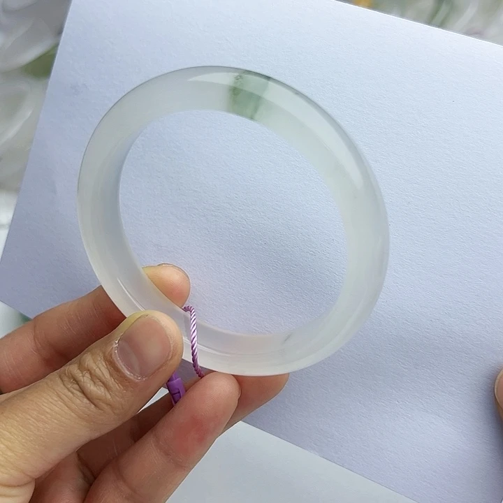 【闪购商品】石英质玉手镯未镶嵌