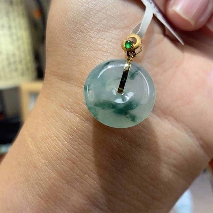 【闪购商品】颈饰18K金镶嵌翡翠52