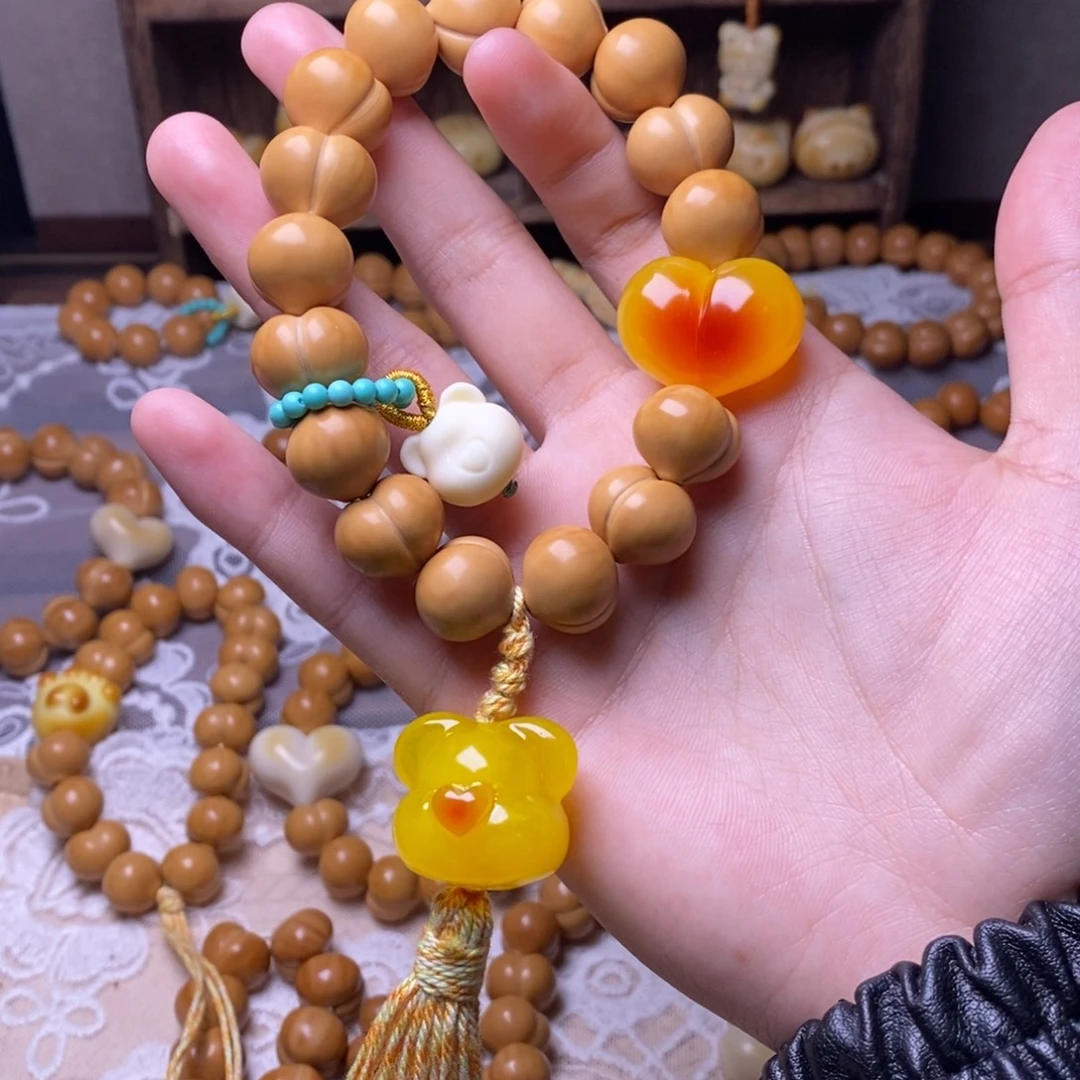 猴头核桃把件屁桃