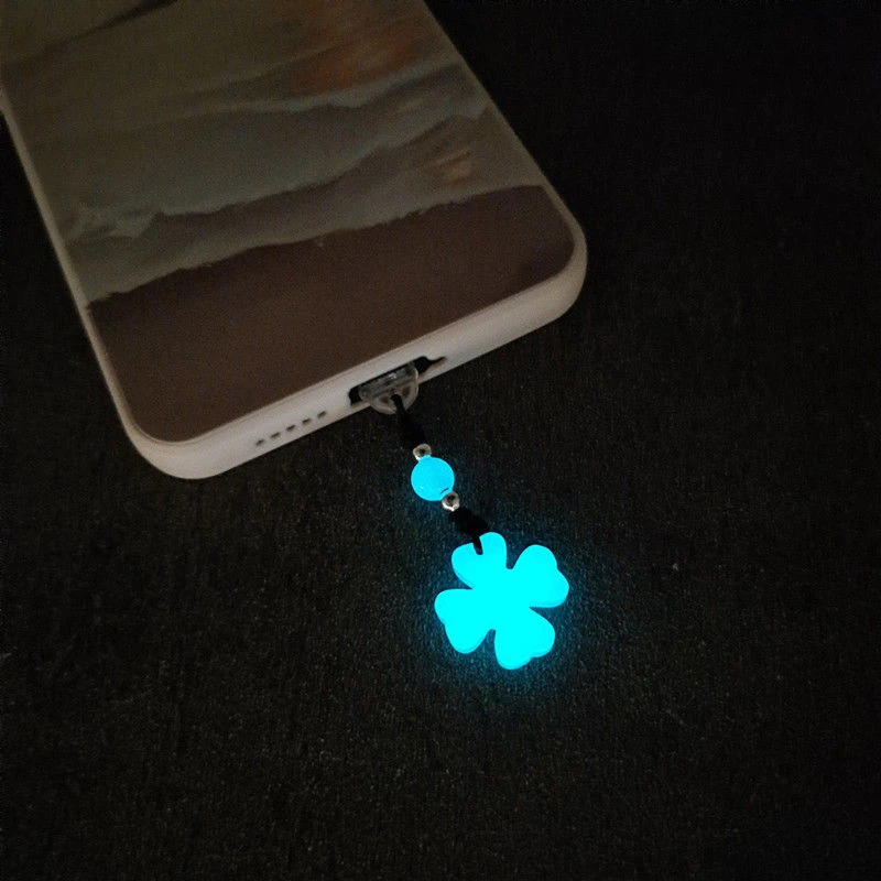夜光四叶草吊坠手机防尘塞充电口堵头typec苹果vivo通用手机挂件