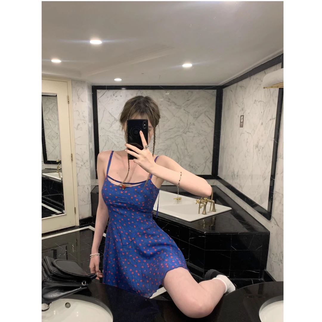 蓝调甜心 宝蓝色显白碎花纯欲性感复古碎花吊带连衣裙