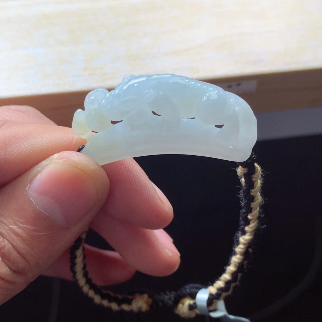 翡翠颈饰未镶嵌吊坠