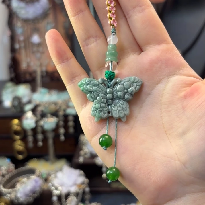 翡翠未镶嵌颈饰亏出不退换