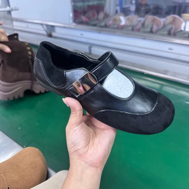 玛丽珍鞋法式秋季防滑魔术贴单鞋黑色圆头皮鞋豆豆鞋