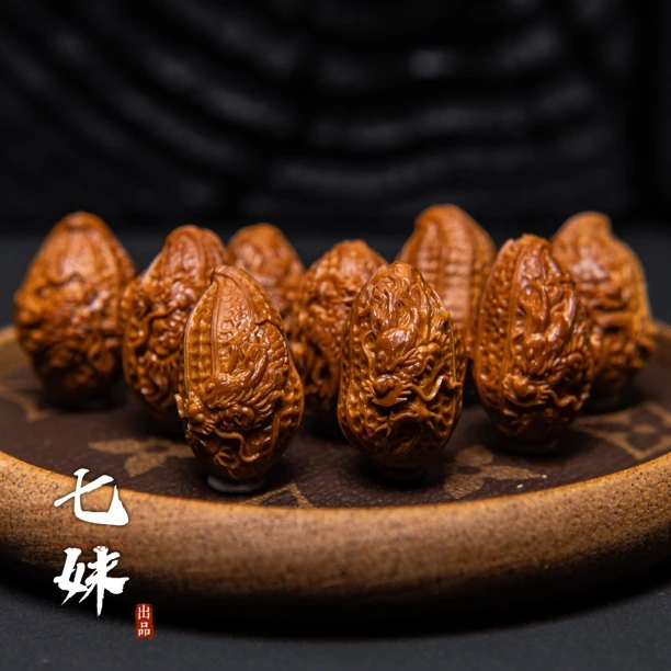 【龙花生】树王料水晶核橄榄核雕刻作品