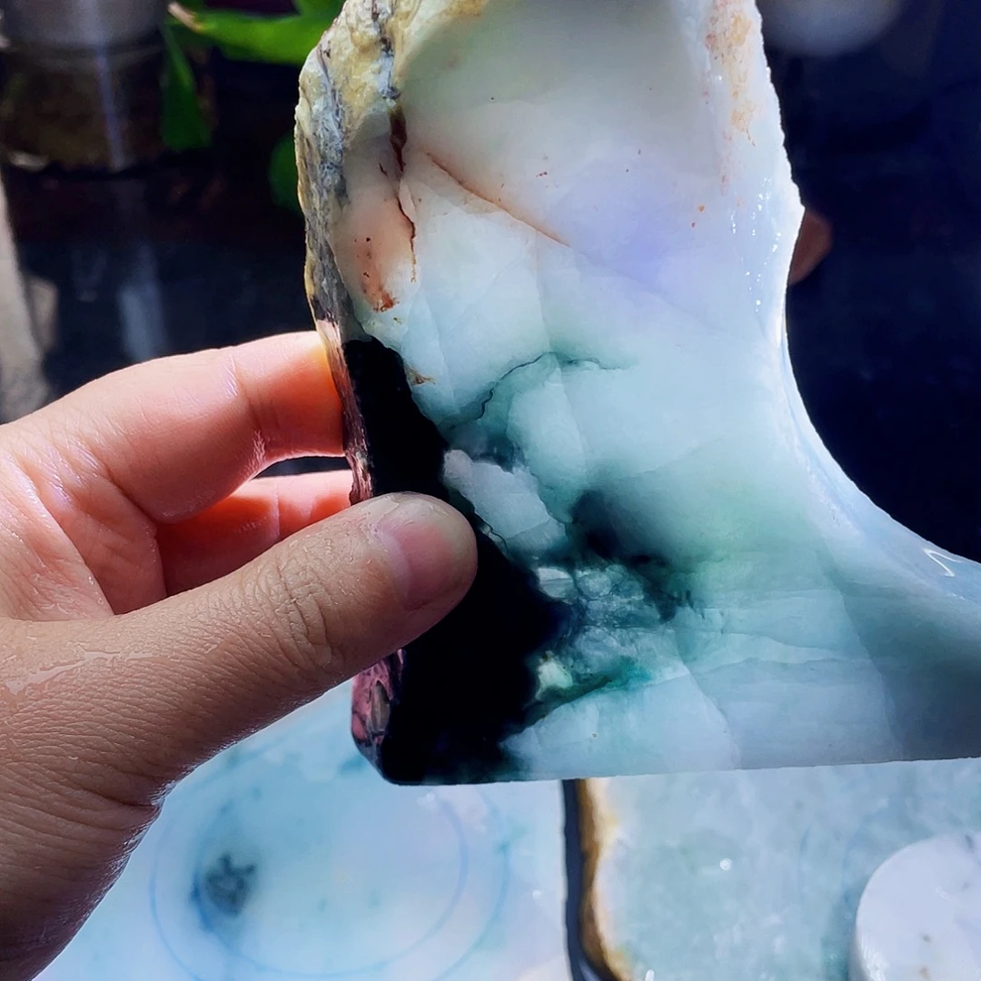 翡翠未镶嵌颈饰毛料2