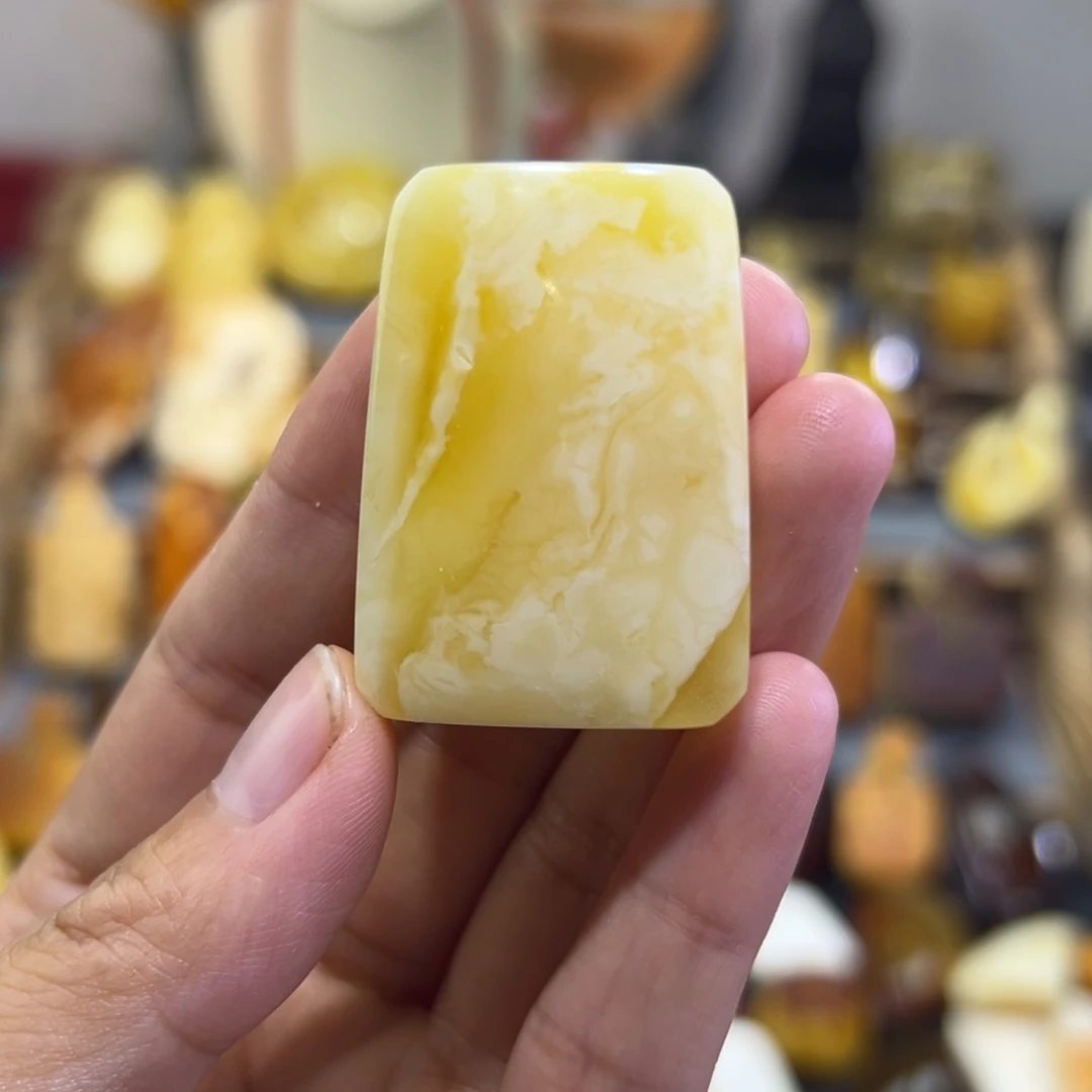 定制琥珀燕****?琥珀蜜蜡