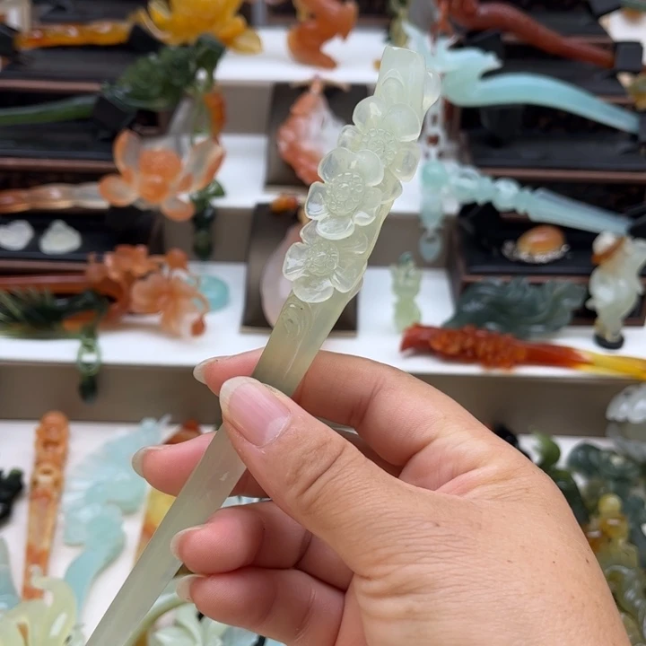 蛇纹石玉未镶嵌岫玉挂坠