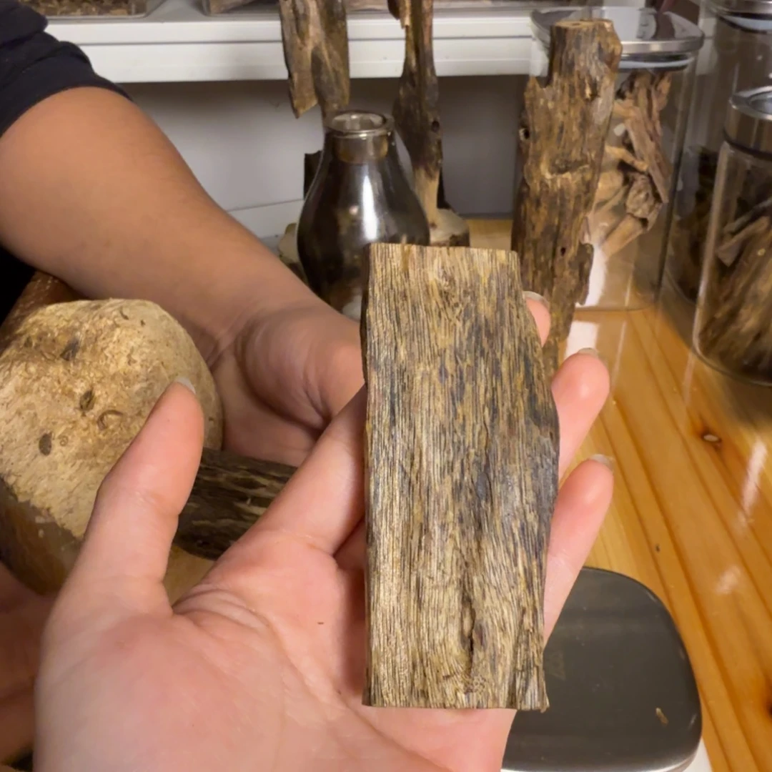 沉香白奇虫漏香15克