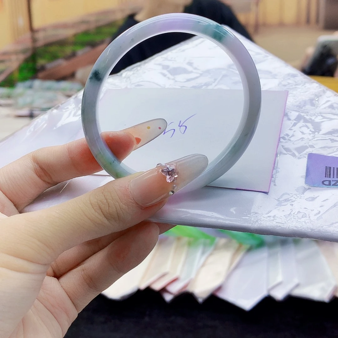 翡翠手镯未镶嵌67990989900990099099000