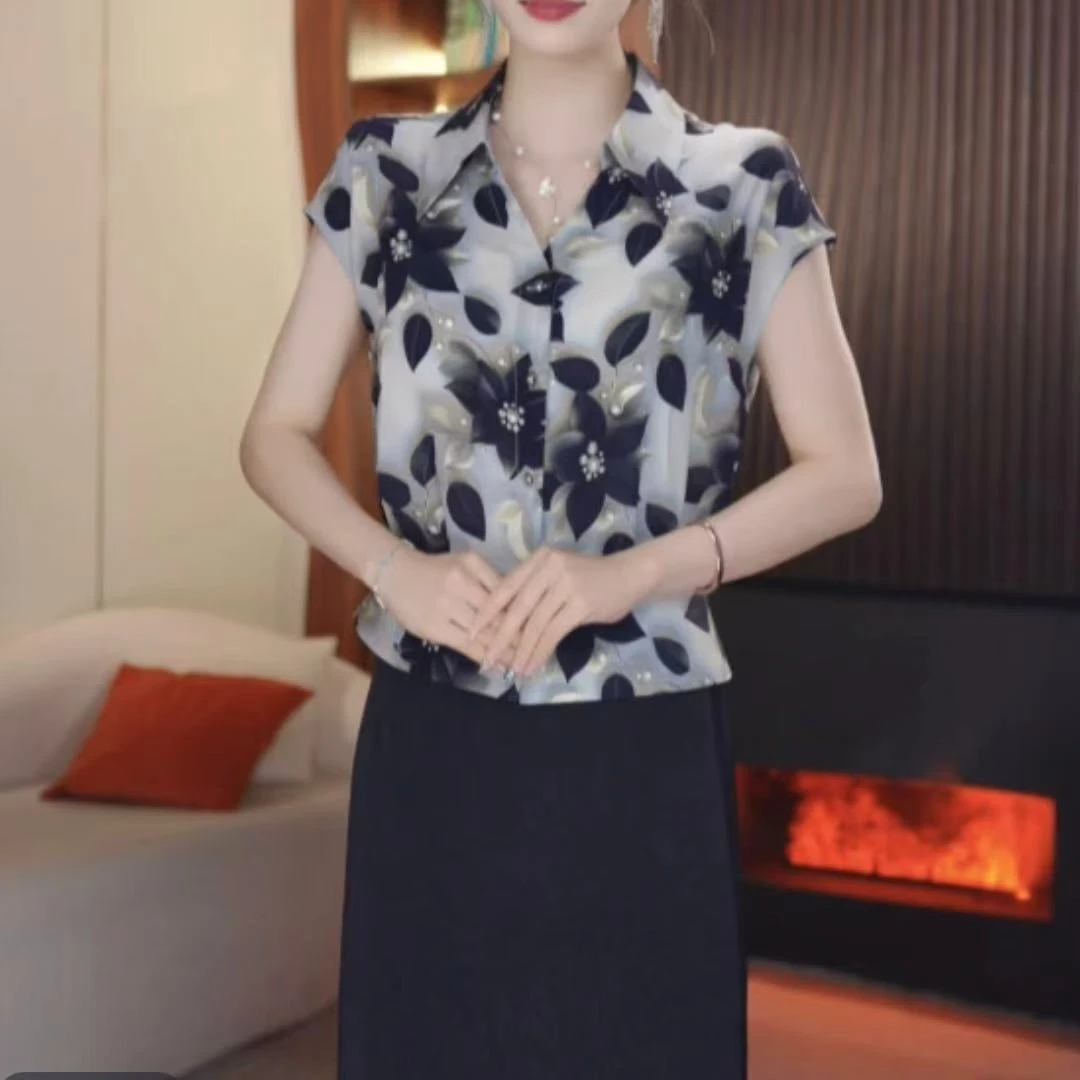 洋气短袖v领衬衫女夏季高级感气质减龄小衫宽松显瘦欧货印花上衣