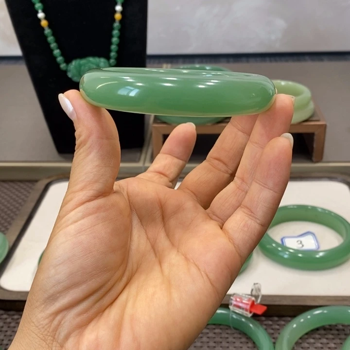 东陵石手镯未镶嵌柚**婆