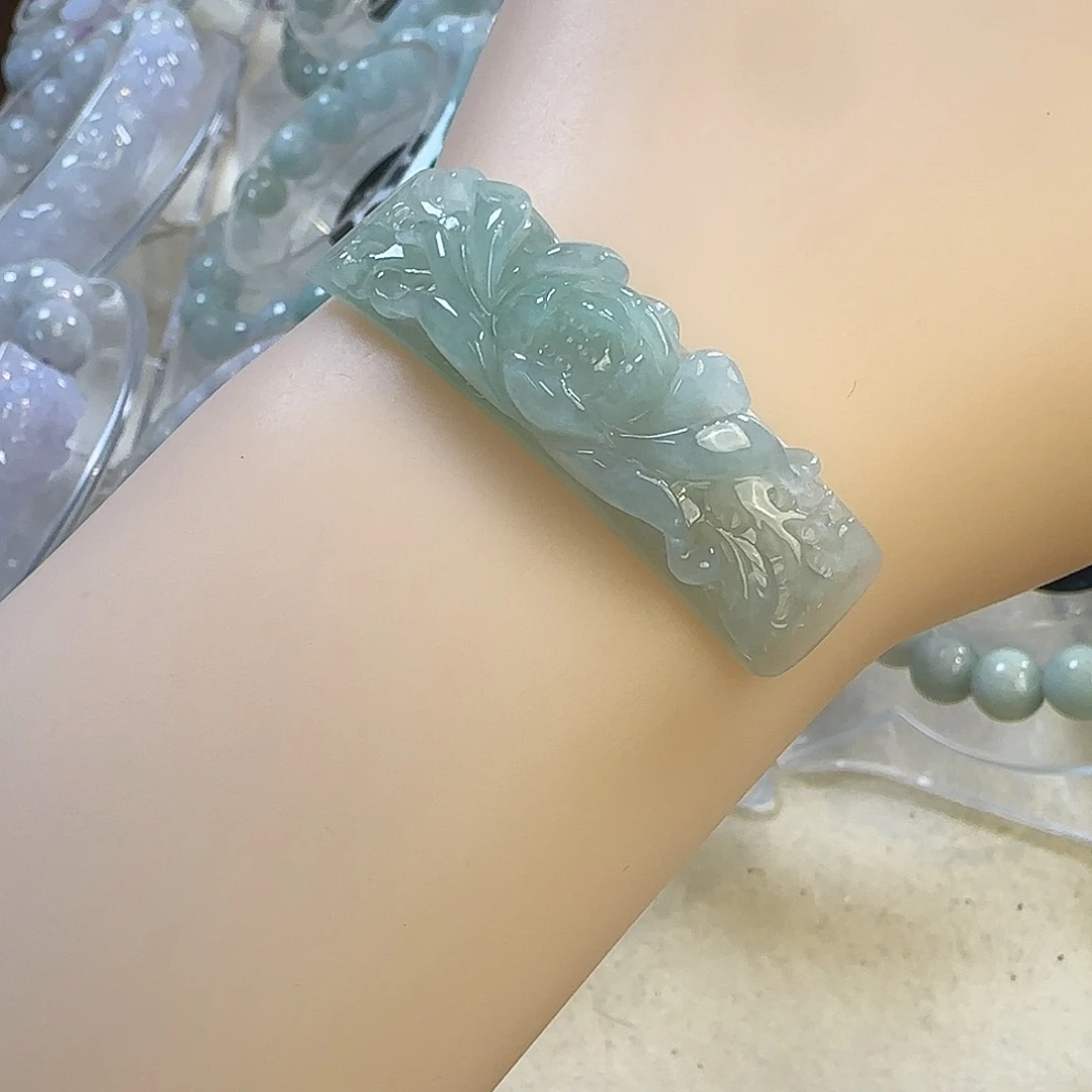 翡翠未镶嵌颈饰手牌50578