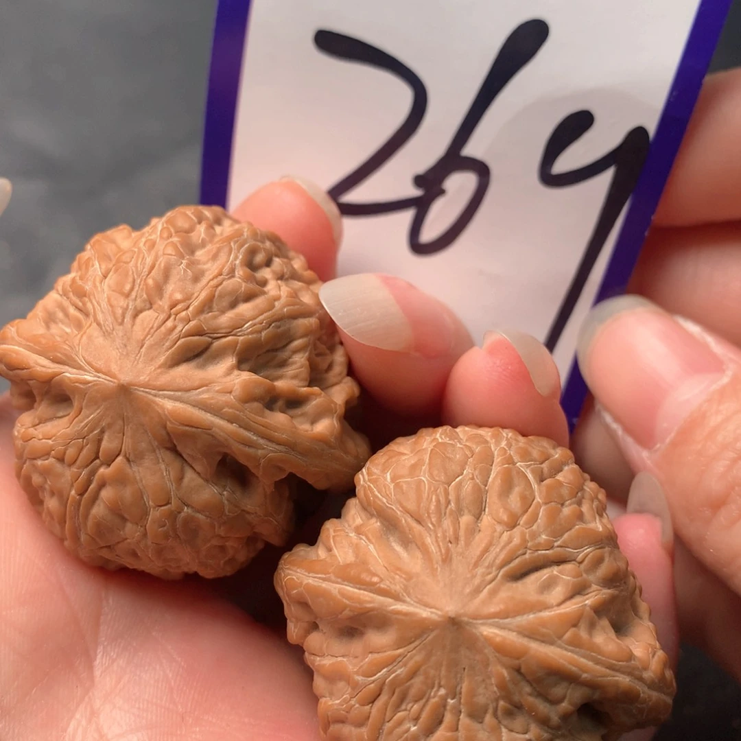 文玩核桃吊坠铁锤