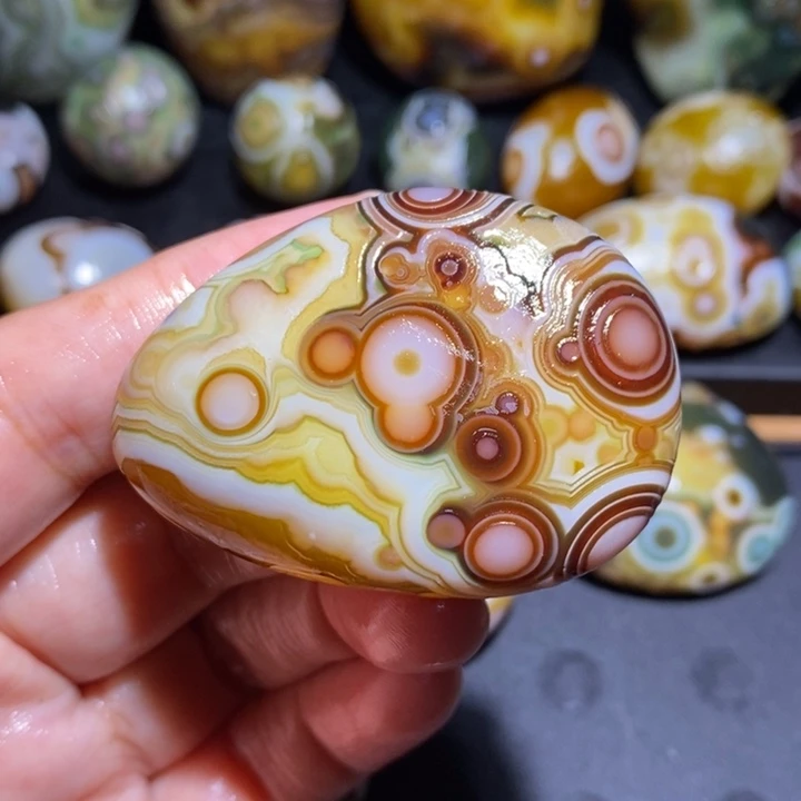 未镶嵌玛瑙/玉髓珠宝半成品32