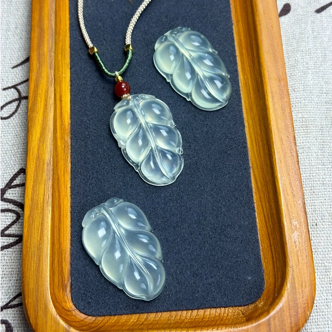 天然岫玉冰种金枝玉叶吊坠大叶有成