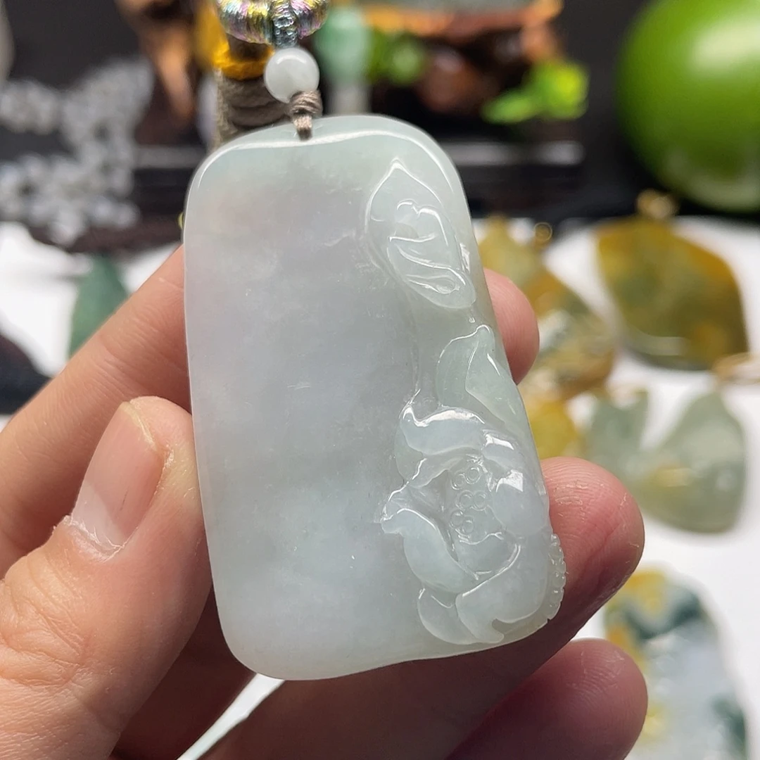 翡翠未镶嵌颈饰吊坠