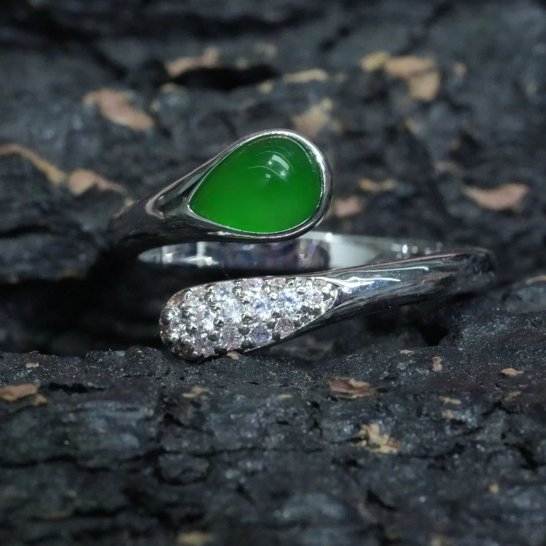 天然A货翡翠水滴戒指多样性发气质时尚开口戒百搭轻奢镶嵌满钻美