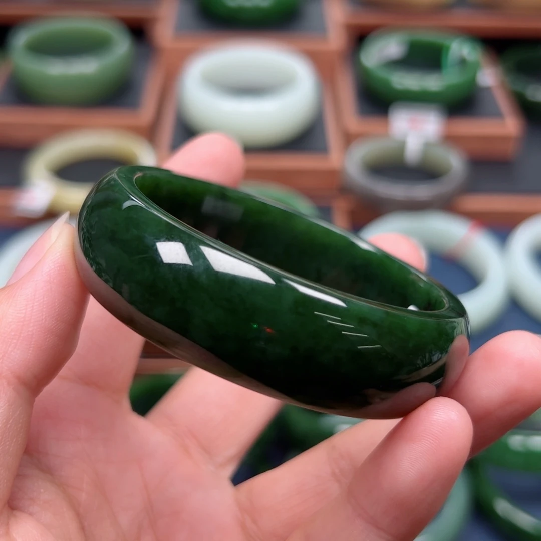 未镶嵌手镯和田玉（碧玉）