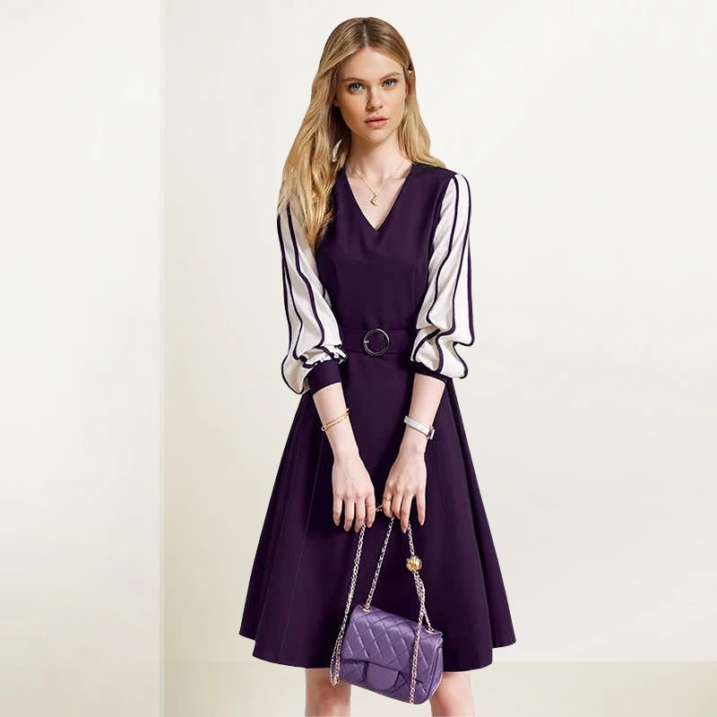 法式撞色拼接V领假两件连衣裙女2025年秋装新款收腰显瘦系带A字裙