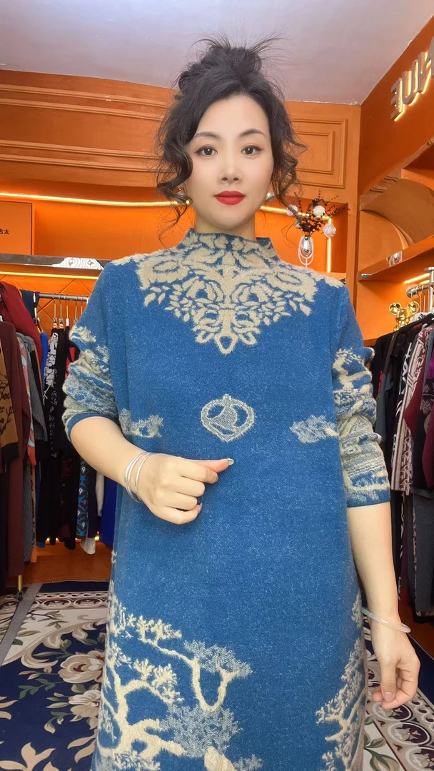 045秋冬宽松大码遮肚显瘦长款长袖连衣裙