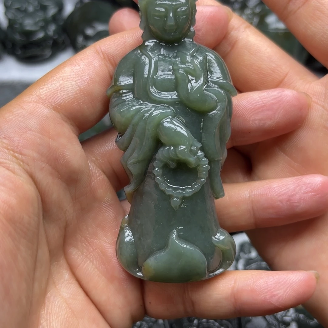 颈饰未镶嵌和田玉（糖玉）